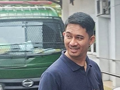 Sidang KDRT Oknum Polresta Pekanbaru, Brigadir Rido Tersenyum Sapa Teman