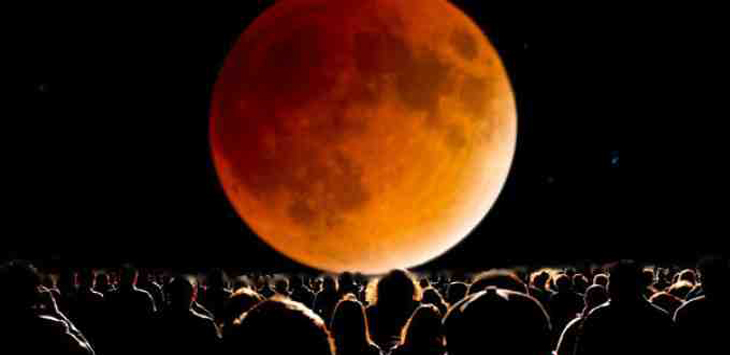Jangan Lewatkan! Hujan Meteor Hiasi Gerhana Bulan Total, Terlama Abad Ini