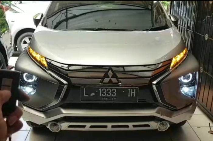Remote Canggih Atur Warna Centil Lampu Utama dan Sein Xpander