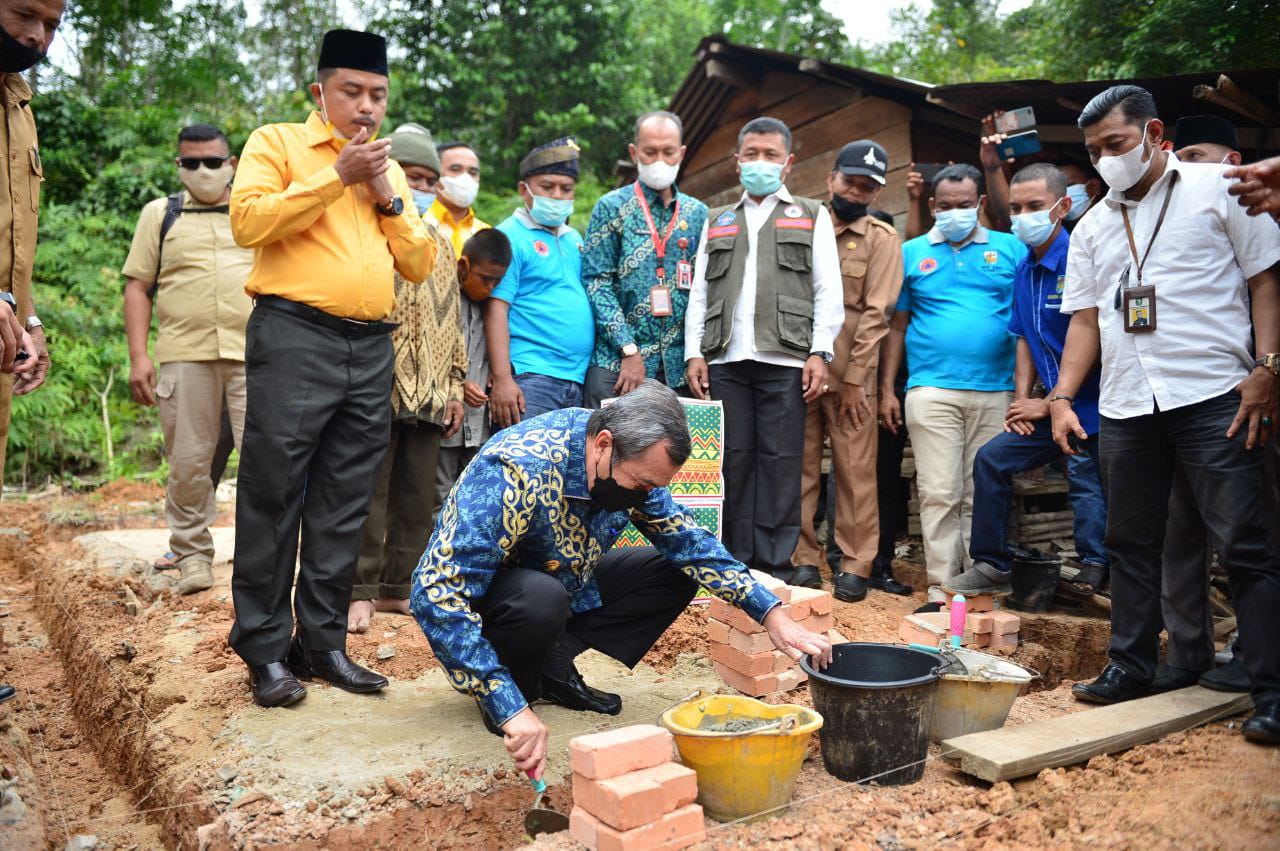 Gubri Lakukan Peletakan Batu Pertama Rumah Layak Huni di Desa Silam