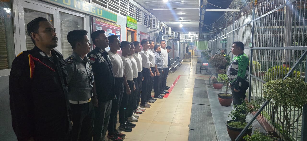 Razia Rutin Lapas Pekanbaru, Petugas Amankan Barang Terlarang dari Blok Hunian