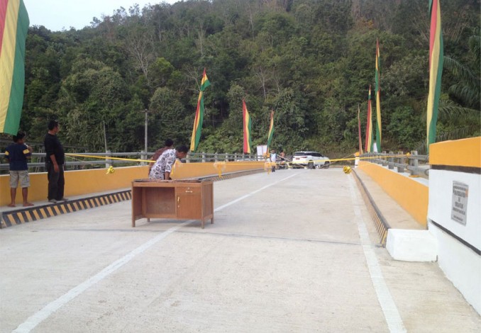 Diresmikan Gubernur Riau, Jembatan Pogadih Rokan Hulu Buka Isolasi Daerah