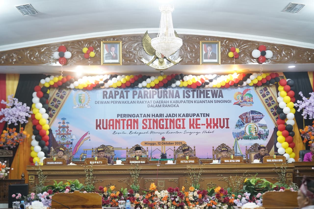 Rapat Paripurna HUT ke-26 Kuansing, Bupati Suhardiman: Hebat Bukan Hanya Fisik, Tapi Harmoni Sosial
