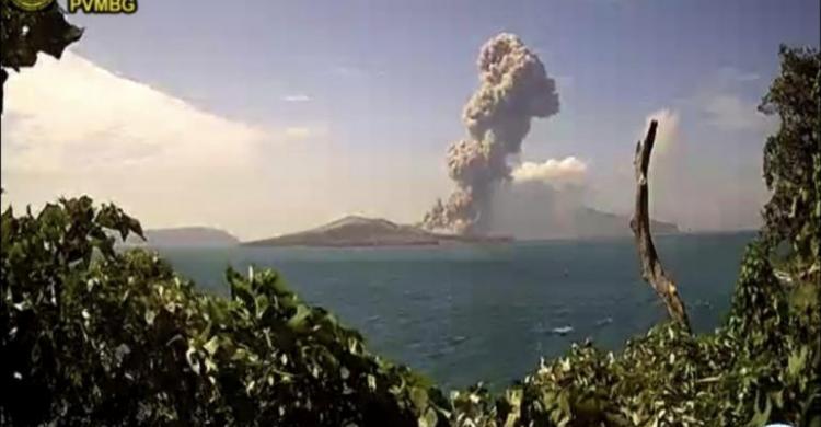 Gunung Anak Krakatau Batuk Lagi, Tinggi Kolom Abu 2.500 Meter