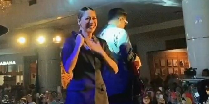 Lagu Dinyanyikan BCL Hingga Berurai Air Mata Usai Kepergian Ashraf