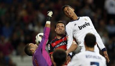 Kaka Kartu Merah, Madrid Ditahan Juru Kunci