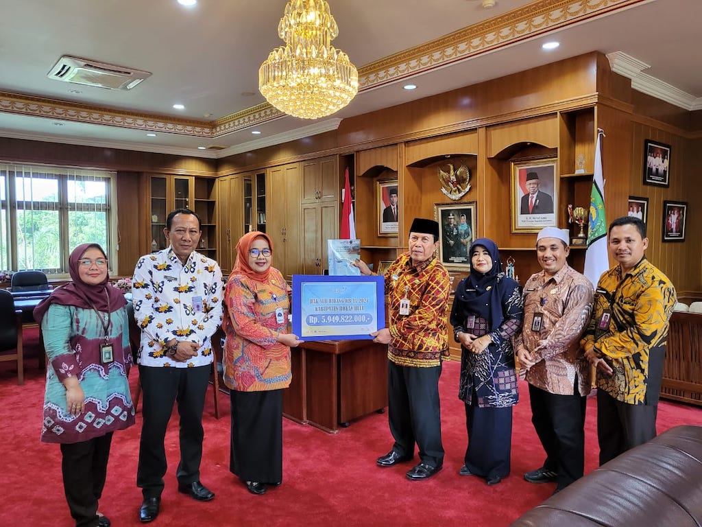 Kaper Riau Serahkan DAK Sub Bidang KB TA. 2024 kepada Bupati Rokan Hulu