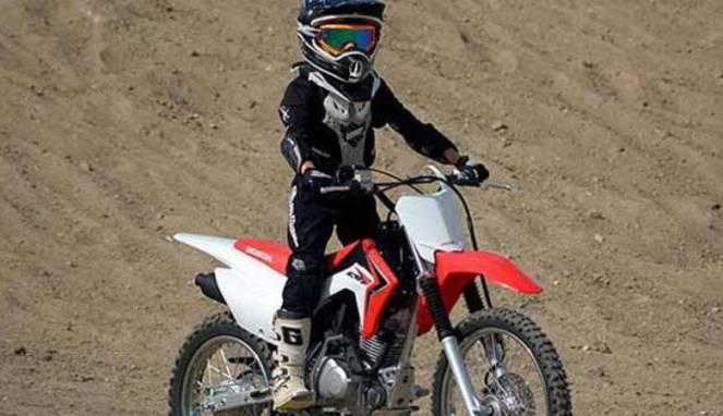 Badan Pendek Bawa Motor Tinggi, Begini Trik-triknya