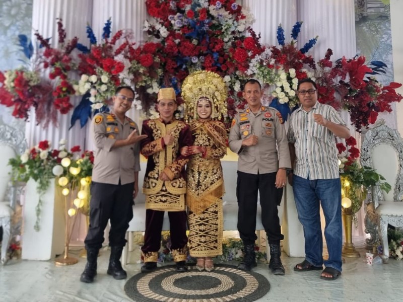 Kompol Teguh Deklarasi Pemilu Damai 2024 pada Acara Pernikahan di Inhil