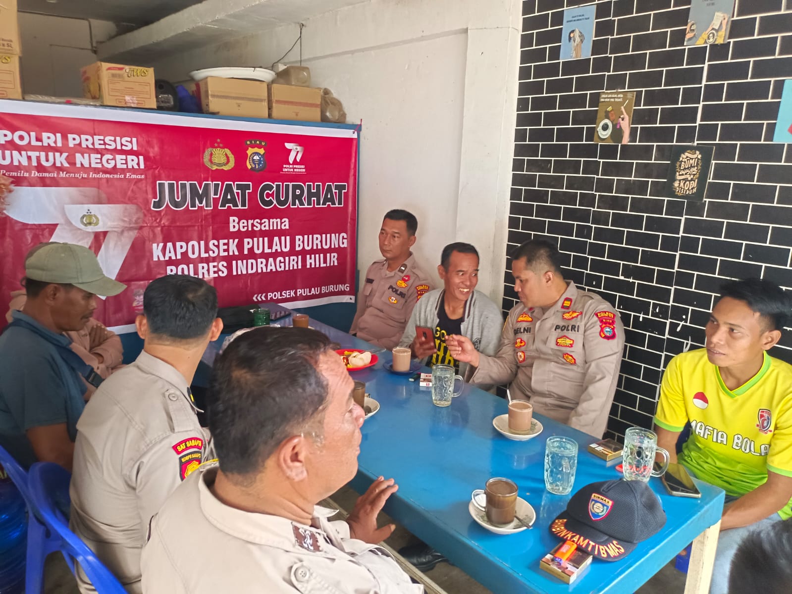 Jumat Curhat dan Pemilu Damai, Kapolsek Pulau Burung Sambangi Warga