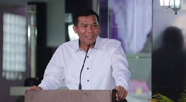 Walikota Pekanbaru Firdaus Melakukan Panen Perdana Jagung Pipil