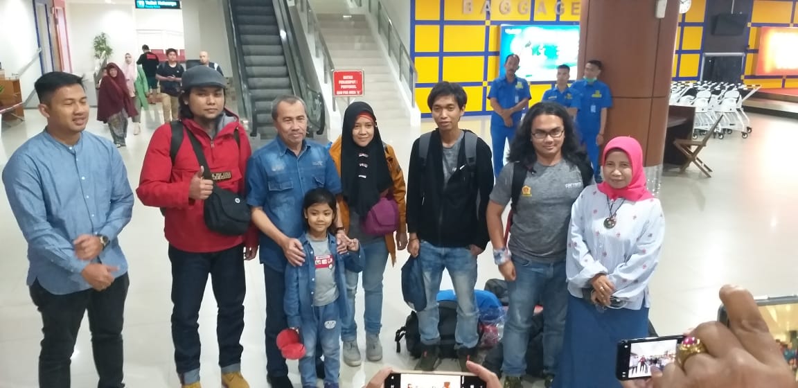 Enam Orang Warga Riau dari Karantina Natuna Tiba di Pekanbaru