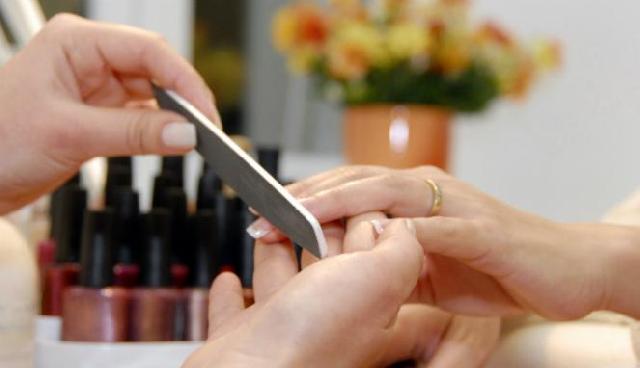 Sederet Cara Jitu Dapatkan Kuku Panjang Nan Seksi