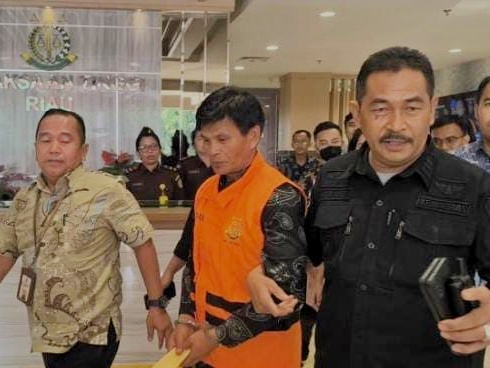Direktur BUMDes Kuansing, Jalunis, Ditahan Kejati Riau