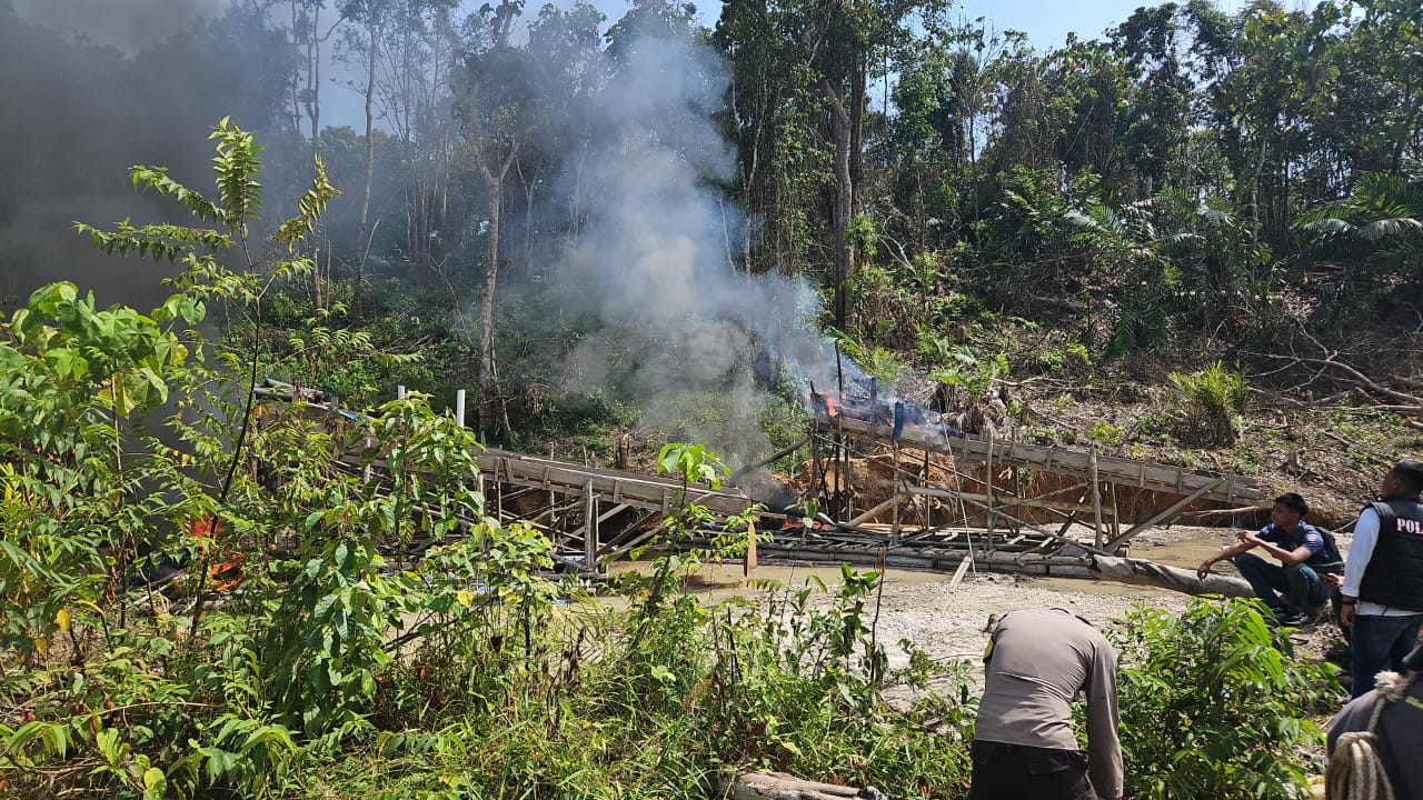 Razia PETI di Sungai Indragiri, Polres Inhu Ingatkan Bahaya Lingkungan