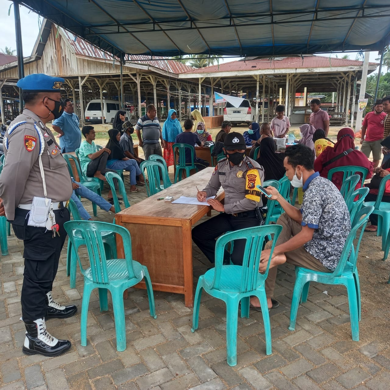 Kejar Percepatan Vaksinasi Covid-19, Kapolsek Kawal Pelaksanaan di Tiga Lokasi
