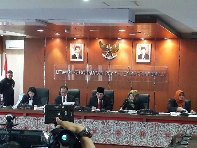 Gugatan Pasangan Destrayani Bibra-Said Usman Dimentahkan DKPP, Nama Baik KPU dan Panwaslu Dipulihkan