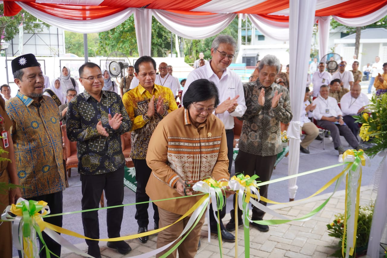 Menteri LHK RI Resmikan Kawasan Ekoriparian UMRI