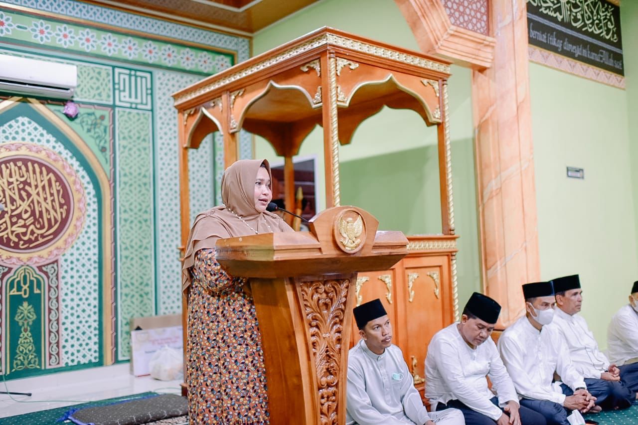 Malam Ke-22 Ramadhan, Bupati Kasmarni Bersafari di Pulau Terluar Rupat Utara
