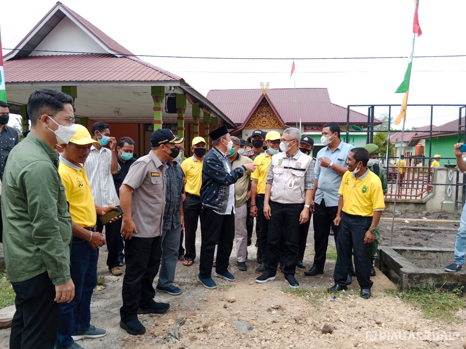 Gubri Syamsuar Tinjau Program Padat Karya di Bengkalis