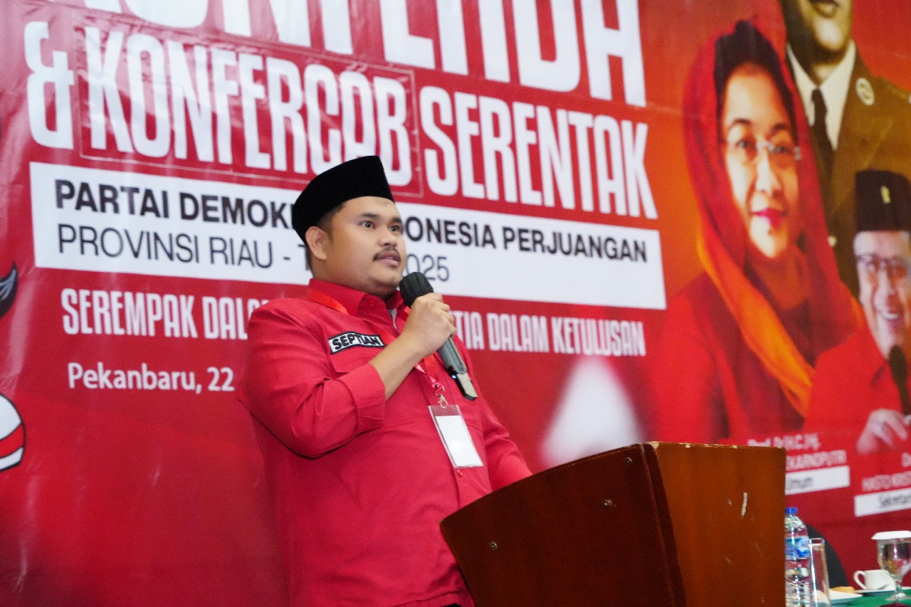 PDIP Lantik Pengurus DPC Bengkalis, Septian Nugraha Jadi Ketua