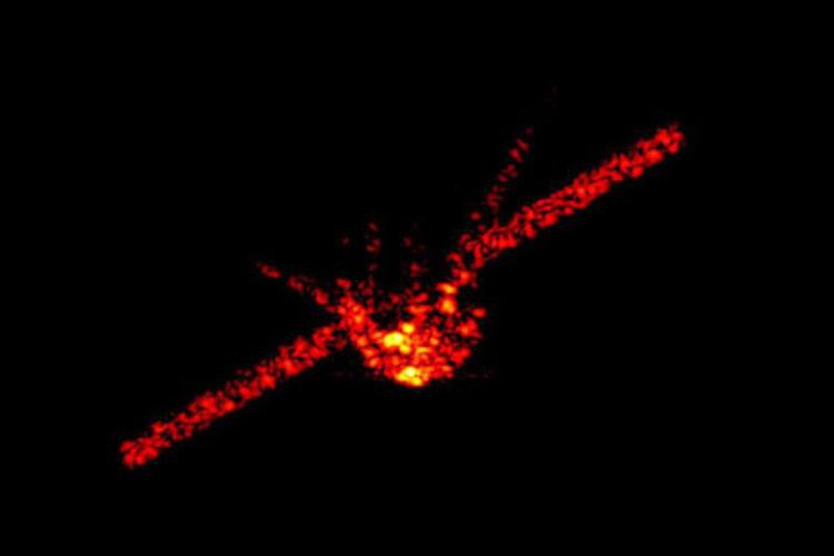 Tahukah Anda, Hampir Tiap Minggu Bumi Kejatuhan Satelit