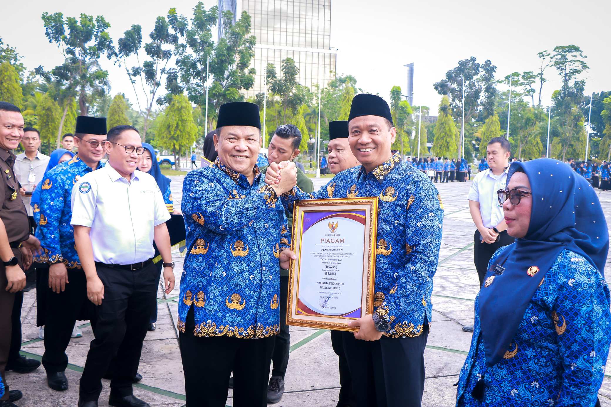 Jumlah Kepesertaan Capai 100 Persen Lebih, Pekanbaru Terima Penghargaan UHC