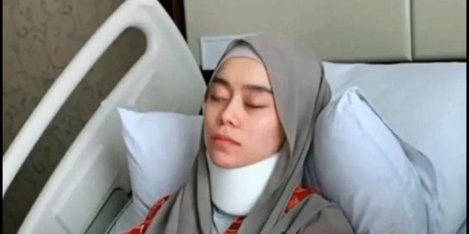 Rizky Billar Pernah Lempar Bola Biliar ke Kepala Lesti Kejora