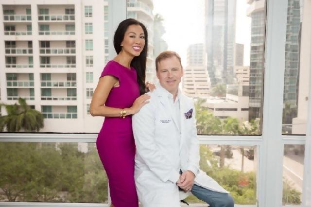 Dokter Bedah Plastik Ini Hobi 'Pahat' Tubuh Istri