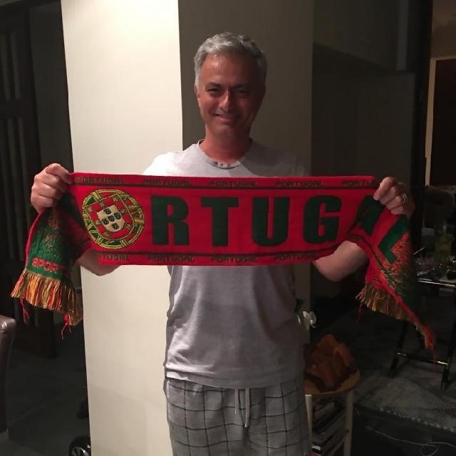 Jose Mourinho Ikut Rayakan Kemenangan Portugal