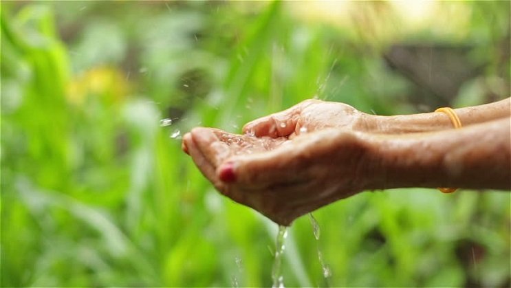 Alquran Jelaskan Mengapa Air Hujan Tidak Terasa Asin