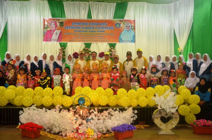 Sekda Inhil Buka Jambore PAUD dan Jambore Kader Posyandu Kecamatan Tanah Merah