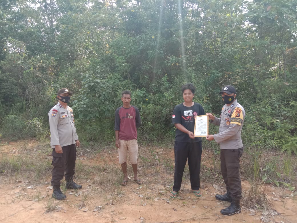 Empat Personil Polsek Pangkalan Lesung Patroli Cegah Karhutla