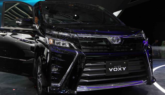 Penjualan Toyota Alphard Kalah dari Versi Murahnya