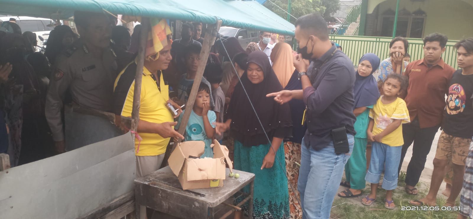 Terlilit Tali Pusar, Bayi Malang Ditemukan di Warung Kosong