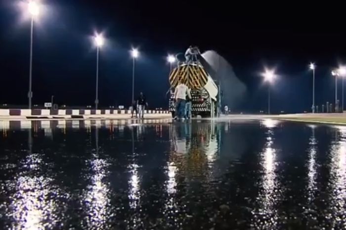 Hebat, Ada Hujan Buatan Di Sirkuit Losail Qatar, Buat Apa ...