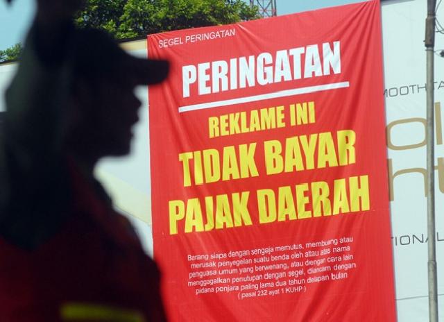 Walikota Pekanbaru intruksikan Reklame Ilegal Dibongkar