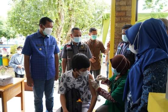 Ada 107 Ribu Warga Pekanbaru Terlambat Dapatkan Vaksin Tahap Dua