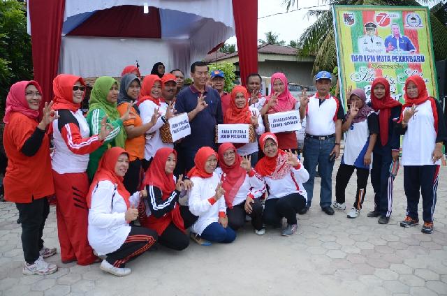 Walikota Firdaus Hadiri Gebyar HUT RI Bersama Masyarakat Kulim