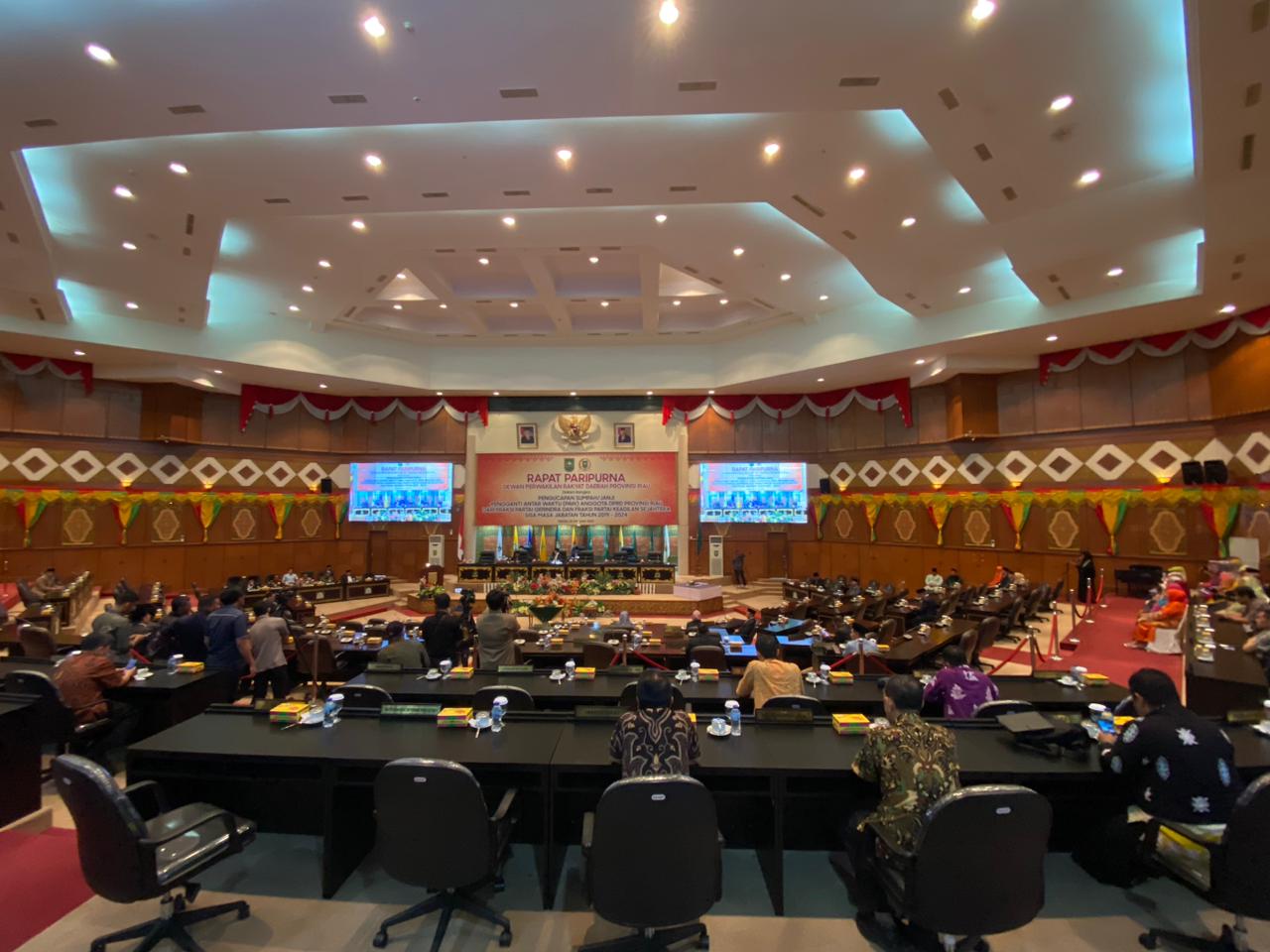 DPRD Riau Lantik Anggota PAW Fraksi PKS dan Gerindra