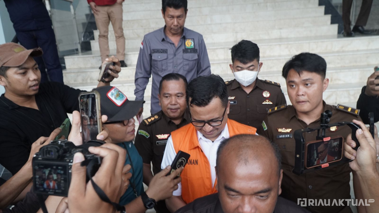 Kadisdik Riau Ditetapkan Sebagai Tersangka Dugaan Korupsi Perjalanan Fiktif