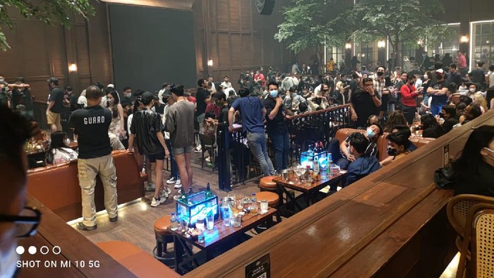 Ada Kerumunan di Holywings Kemang, Kemenkes: Jangan Egois!