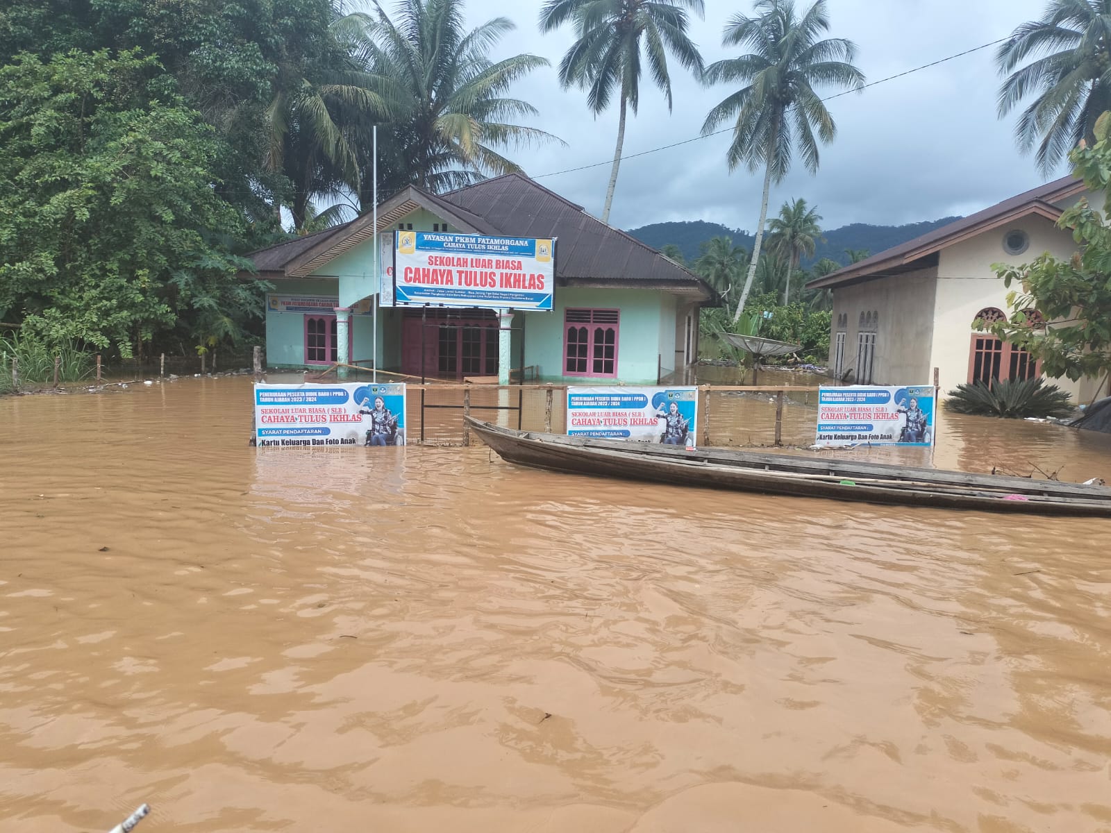 Tim SAR Pekanbaru Terjunkan 13 Personel Bantu Banjir dan Longsor di Sumbar