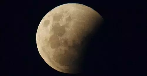 Bulan Awalnya Menyala Lalu Mati, Ini Penjelasannya