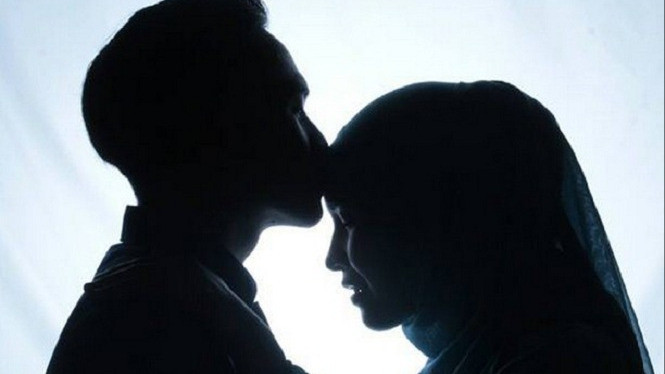 Di Bagian Tubuh Inilah Sumber Kesetiaan Suami dan Istri