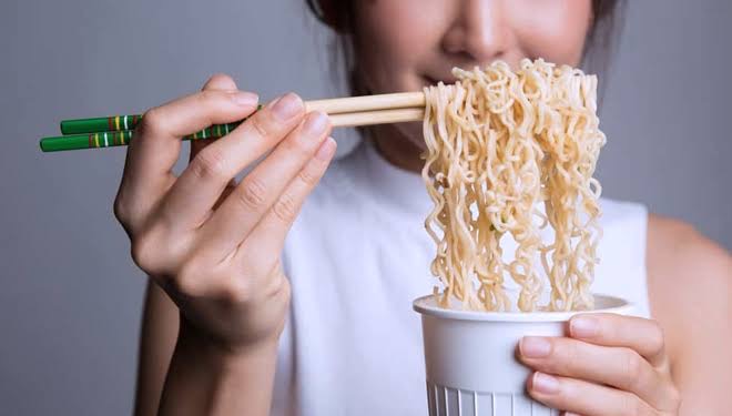 Suka Makan Mie Instan? Ini Batasan Aman Menurut Ahli