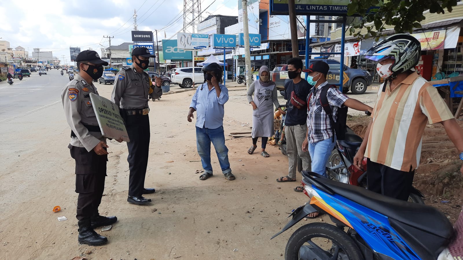 Polsek Ukui Konsisten Himbau Warga Untuk Selalu Disiplin Prokes