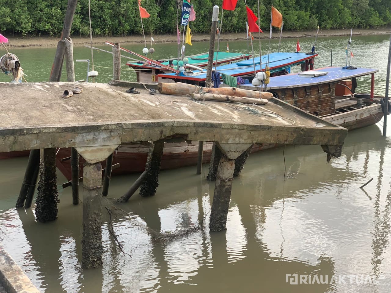 Pelabuhan TPI Hampir Rubuh, Nelayan Tanjung Medang Bengkalis Minta Perhatian Pemerintah 