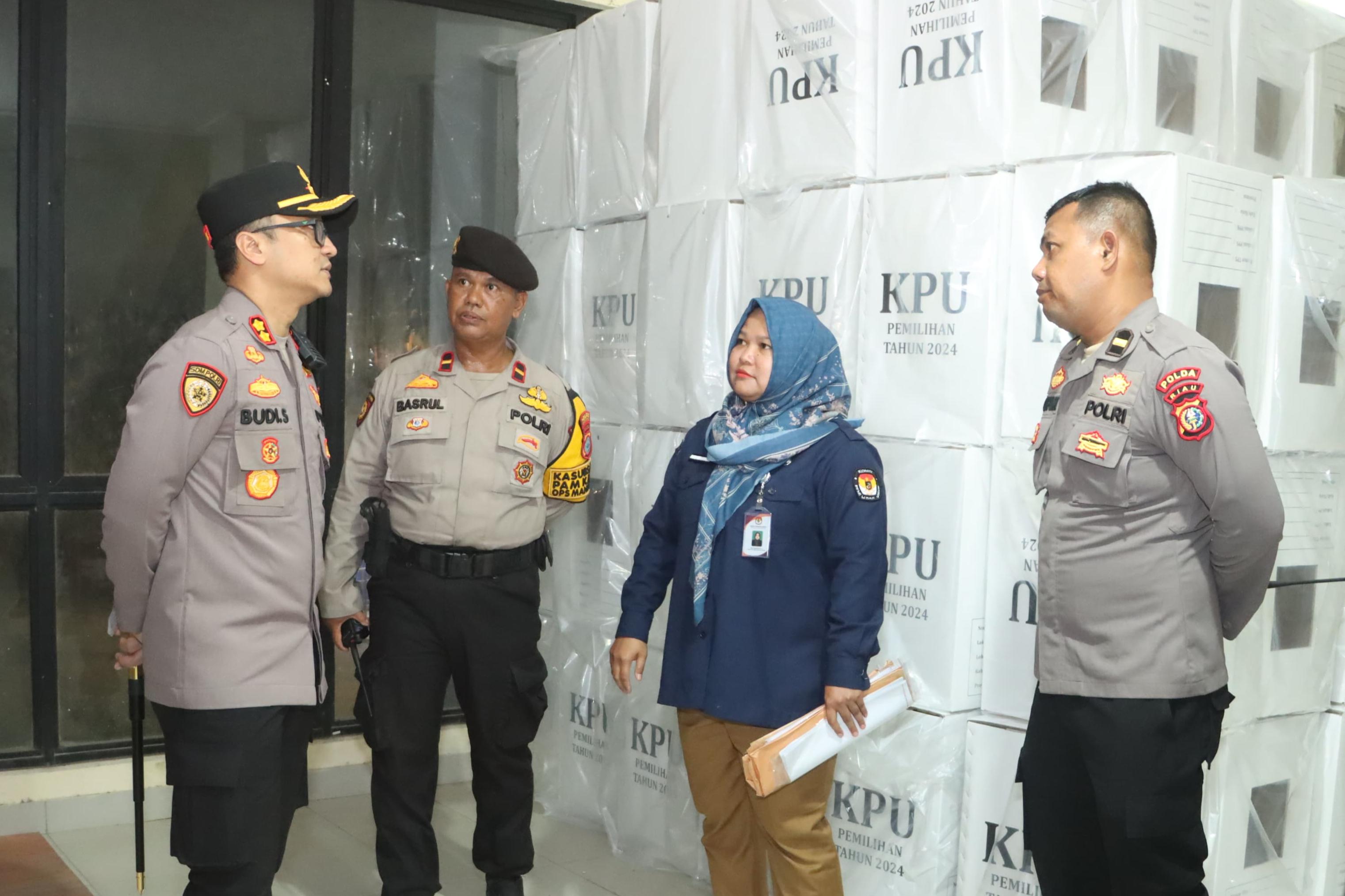 Kapolres Indragiri Hilir Tinjau Langsung Logistik Pilkada 2024