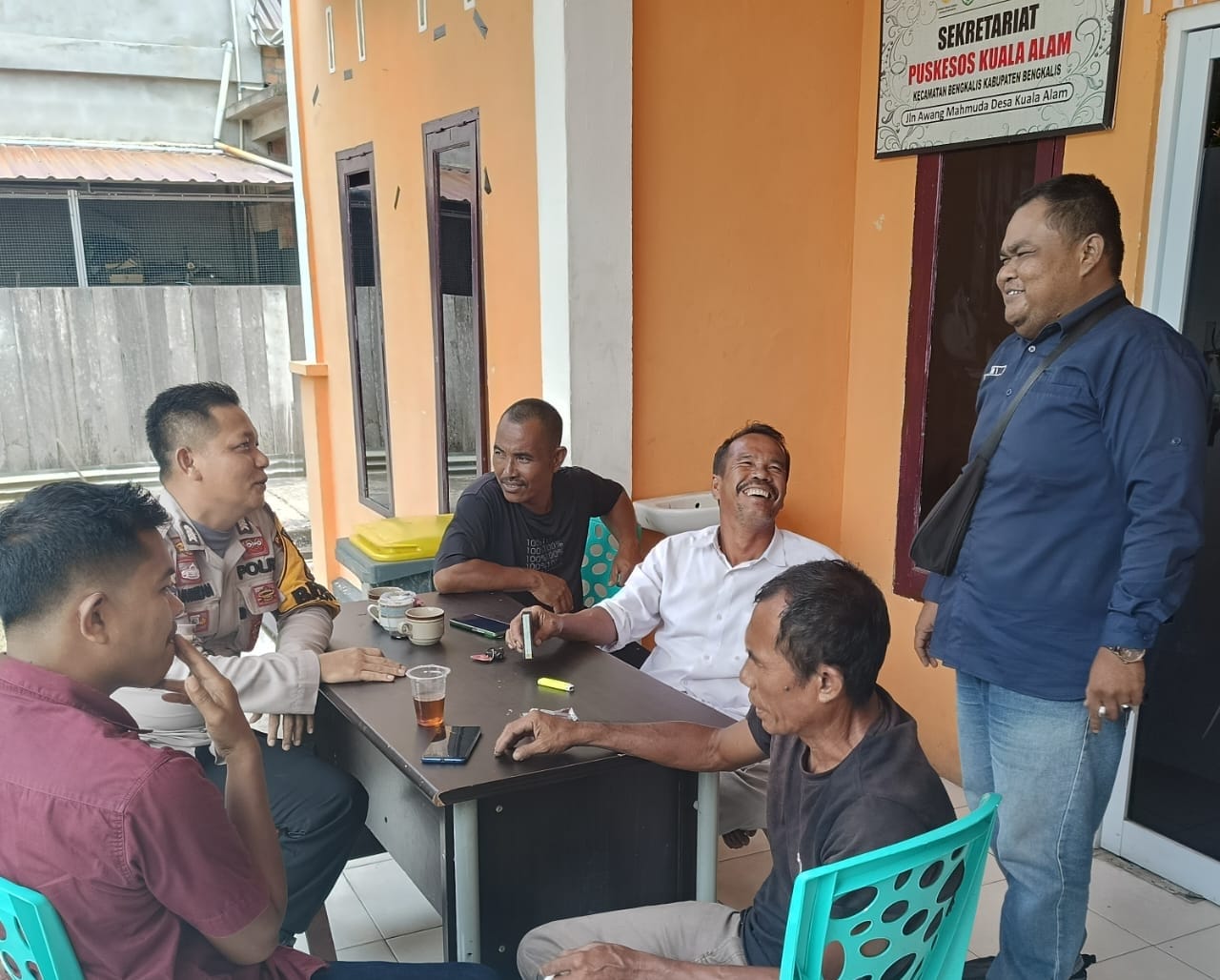 Bhabinkamtibmas Desa Kuala Alam Tingkatkan Patroli Menjelang Pemilukada 2024